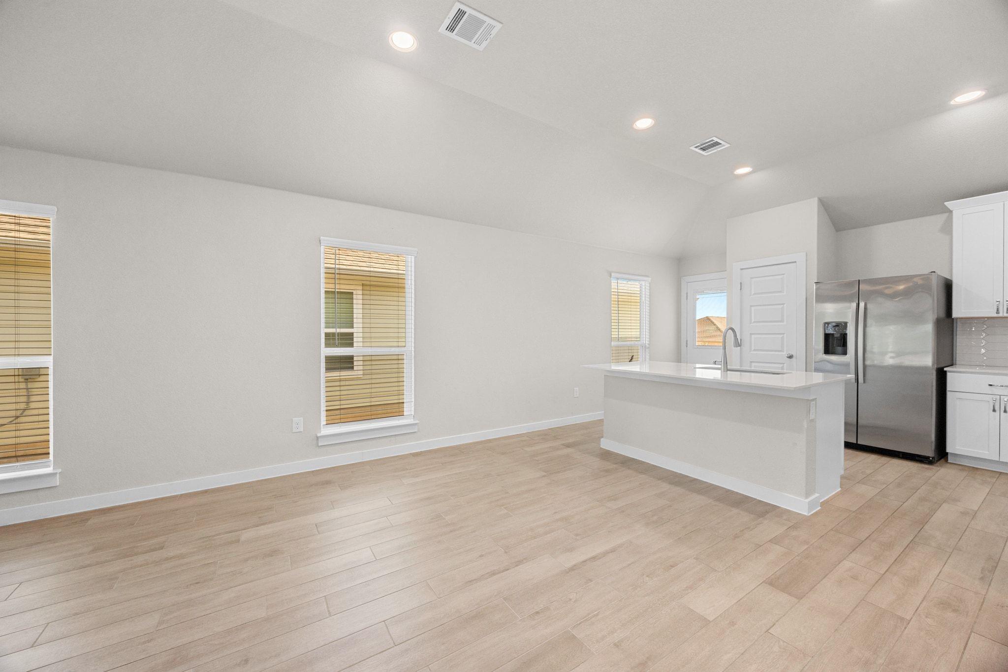 137 Appleberry Ln, Elgin, TX 78621