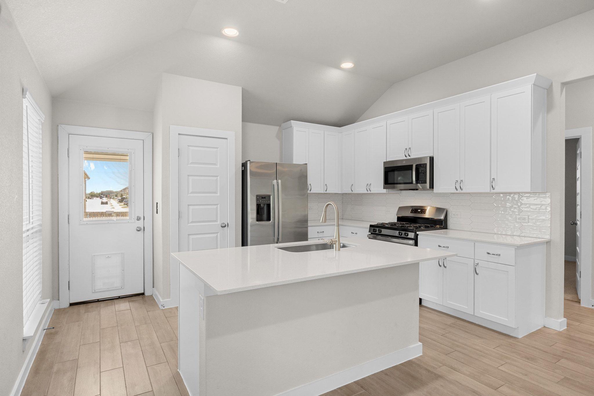 137 Appleberry Ln, Elgin, TX 78621