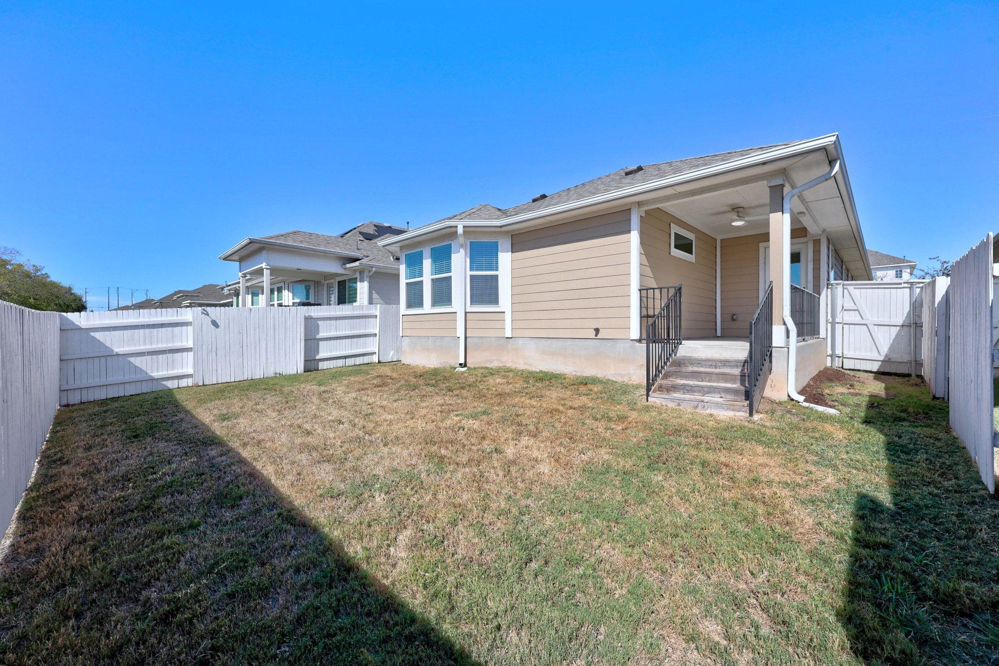 137 Appleberry Ln, Elgin, TX 78621