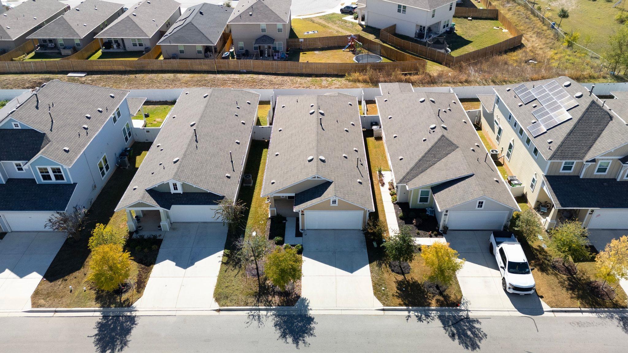 137 Appleberry Ln, Elgin, TX 78621