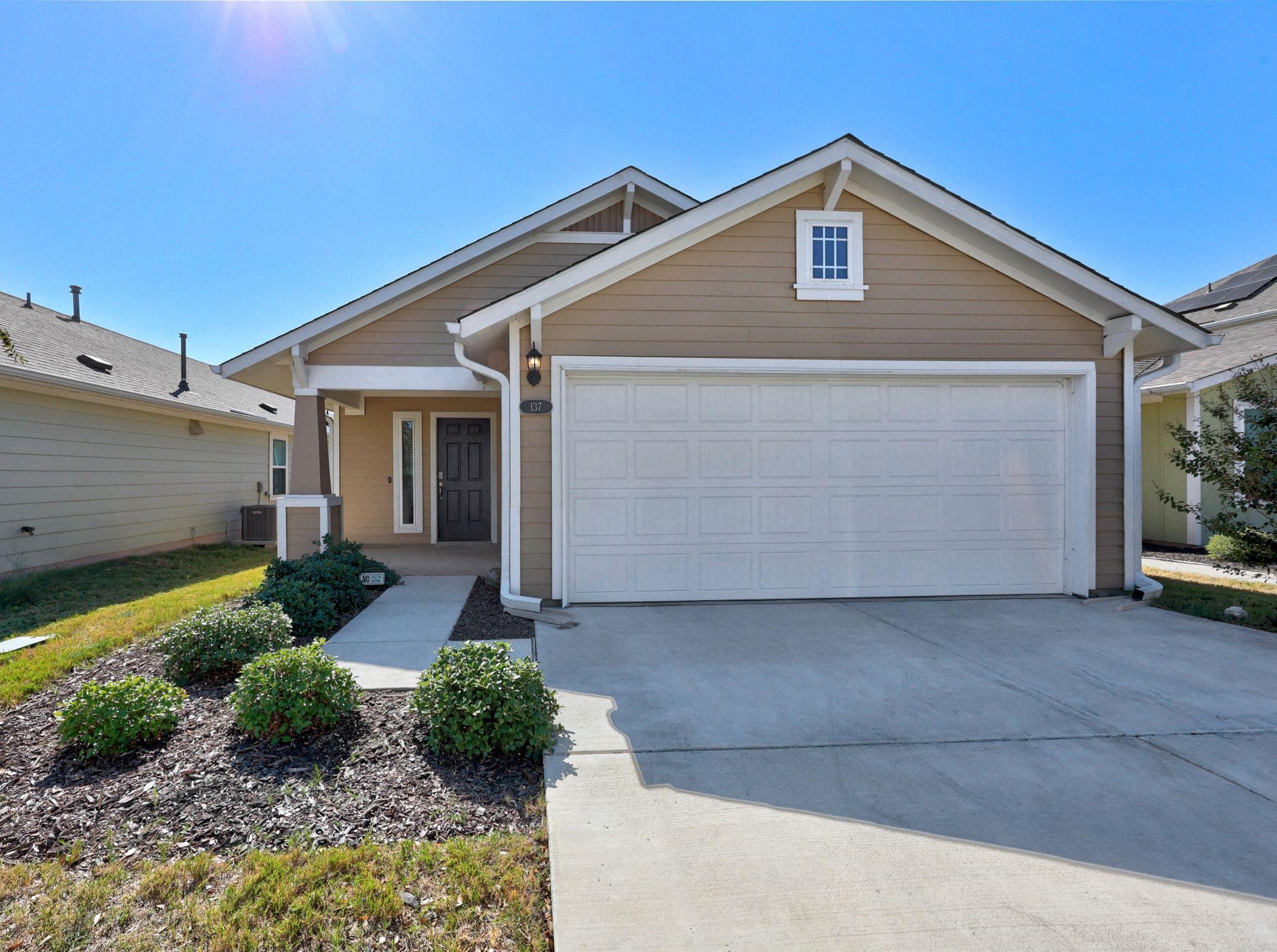 137 Appleberry Ln, Elgin, TX 78621