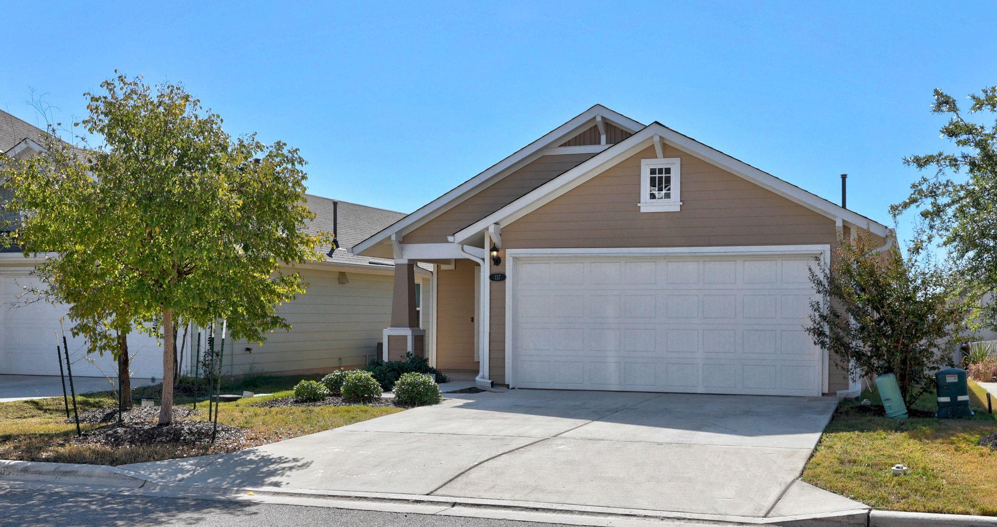 137 Appleberry Ln, Elgin, TX 78621