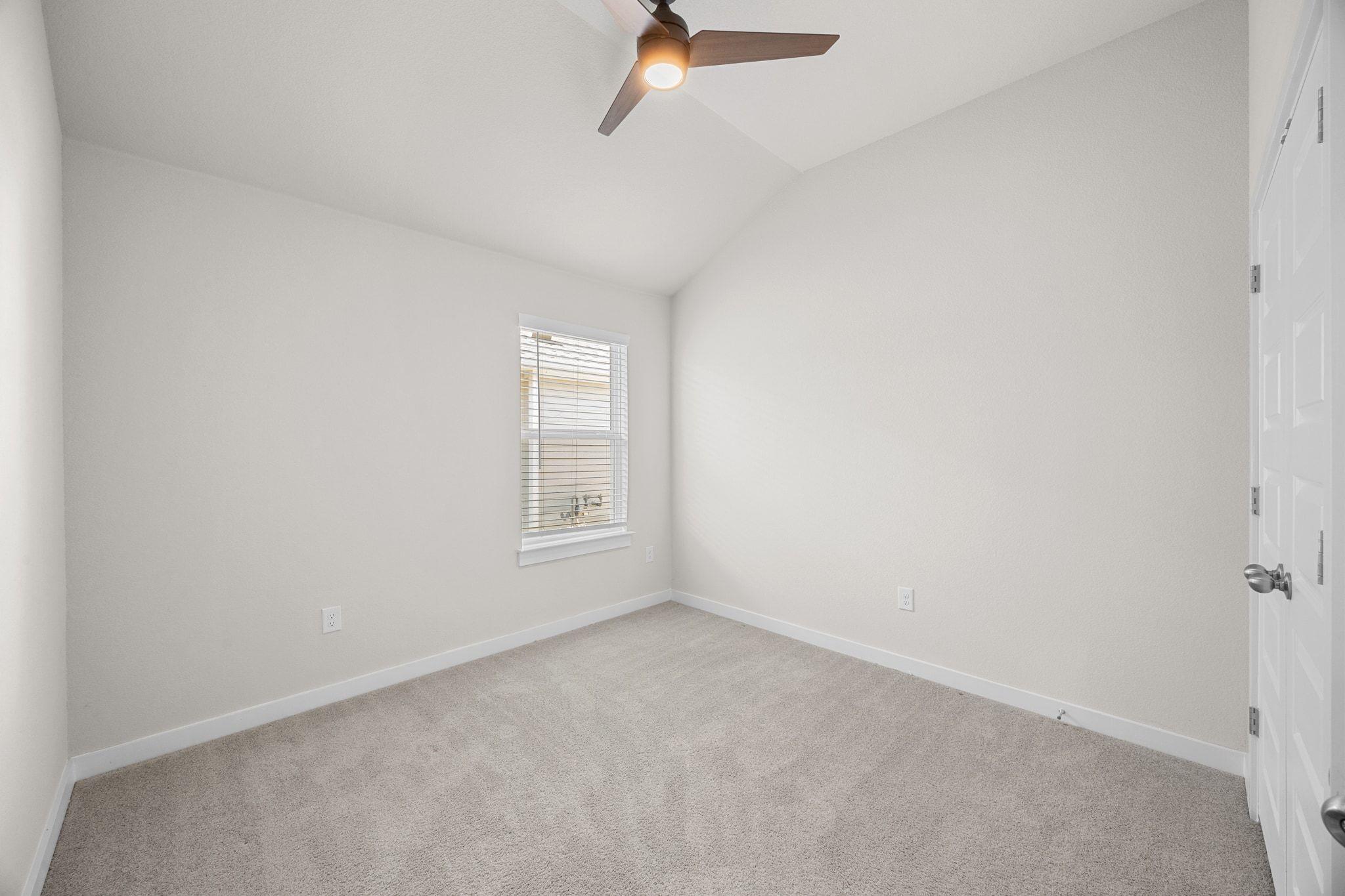 137 Appleberry Ln, Elgin, TX 78621