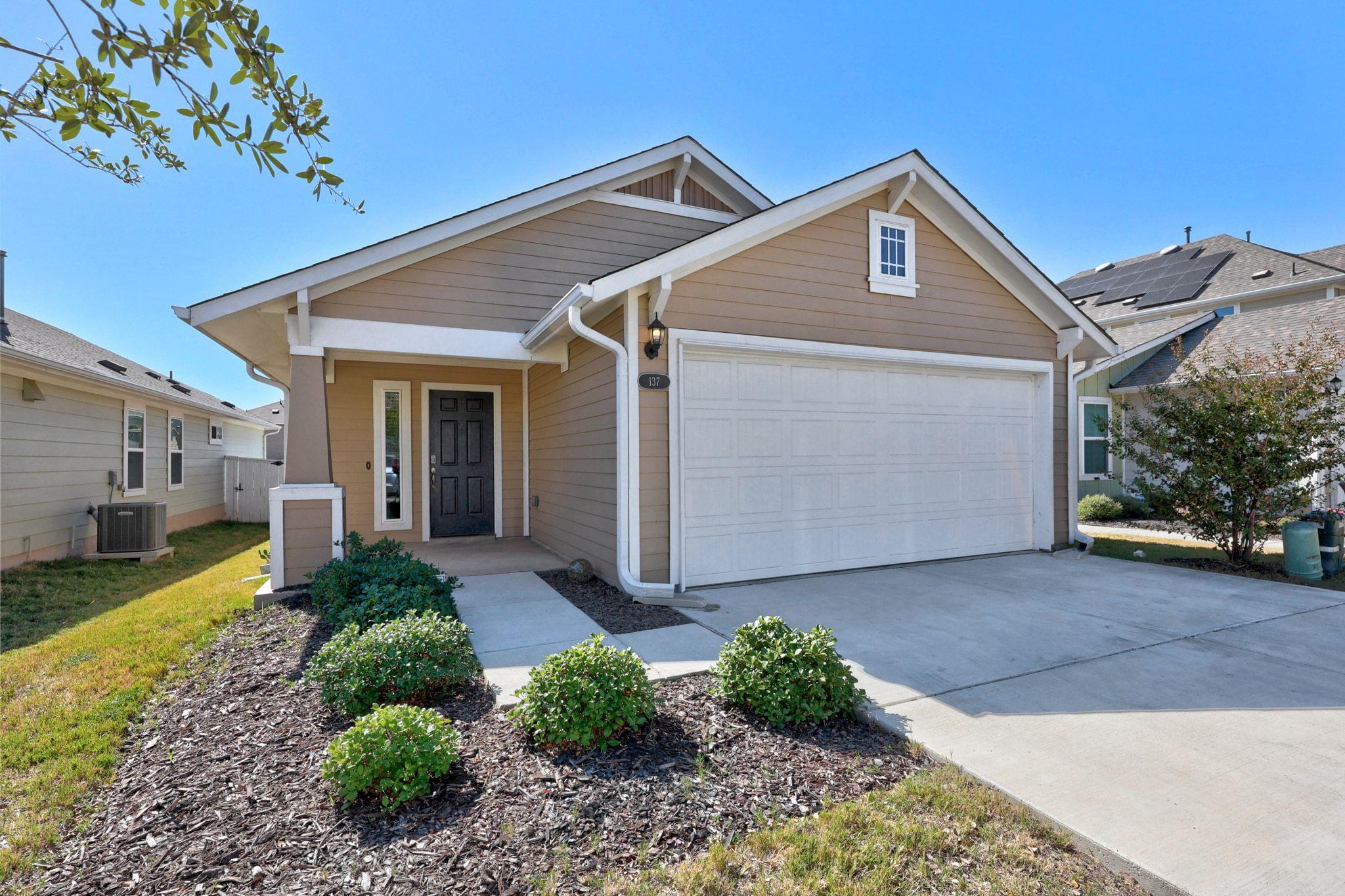 137 Appleberry Ln, Elgin, TX 78621