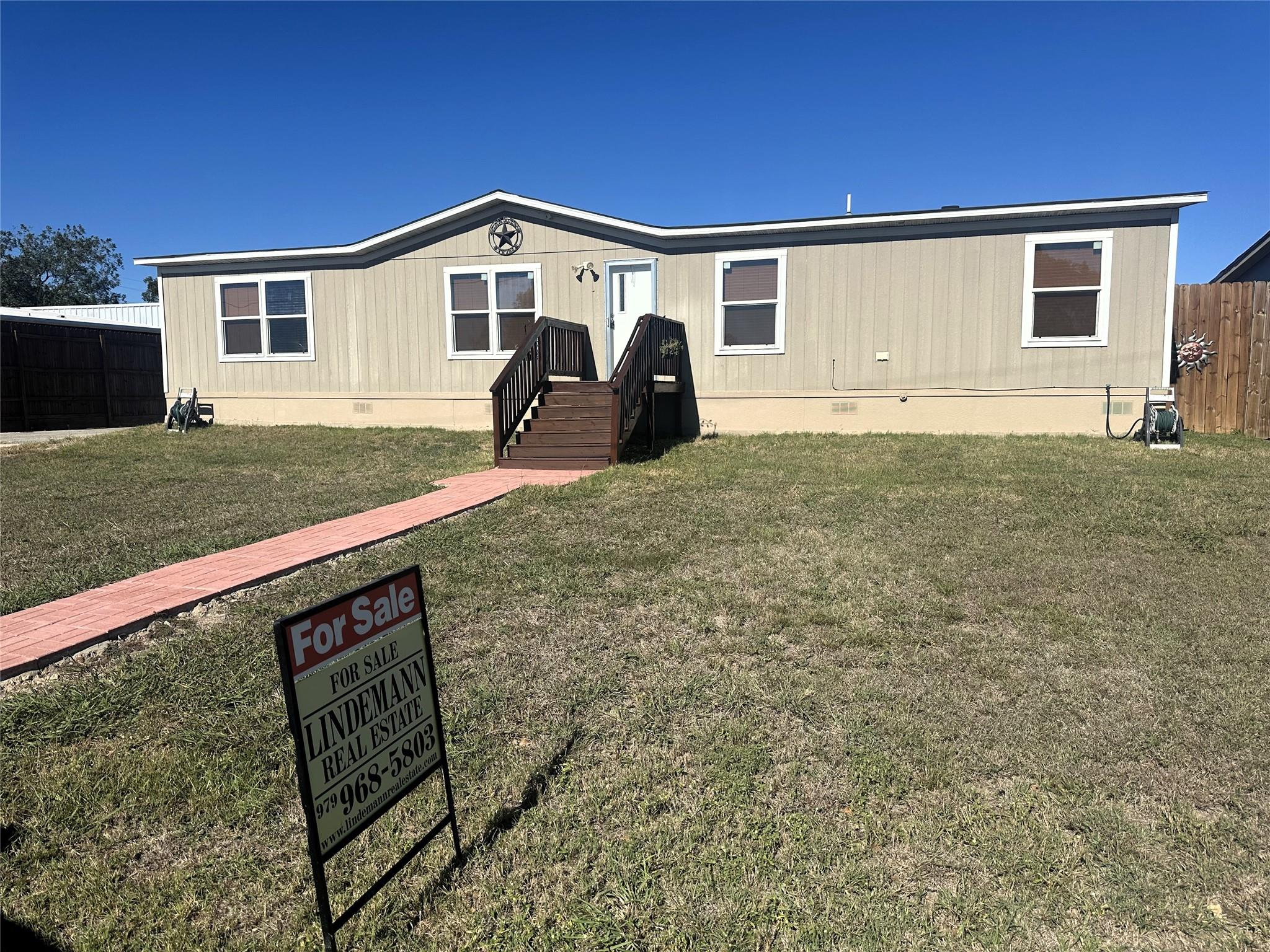 717 East LaFayette St, La Grange, TX 78945