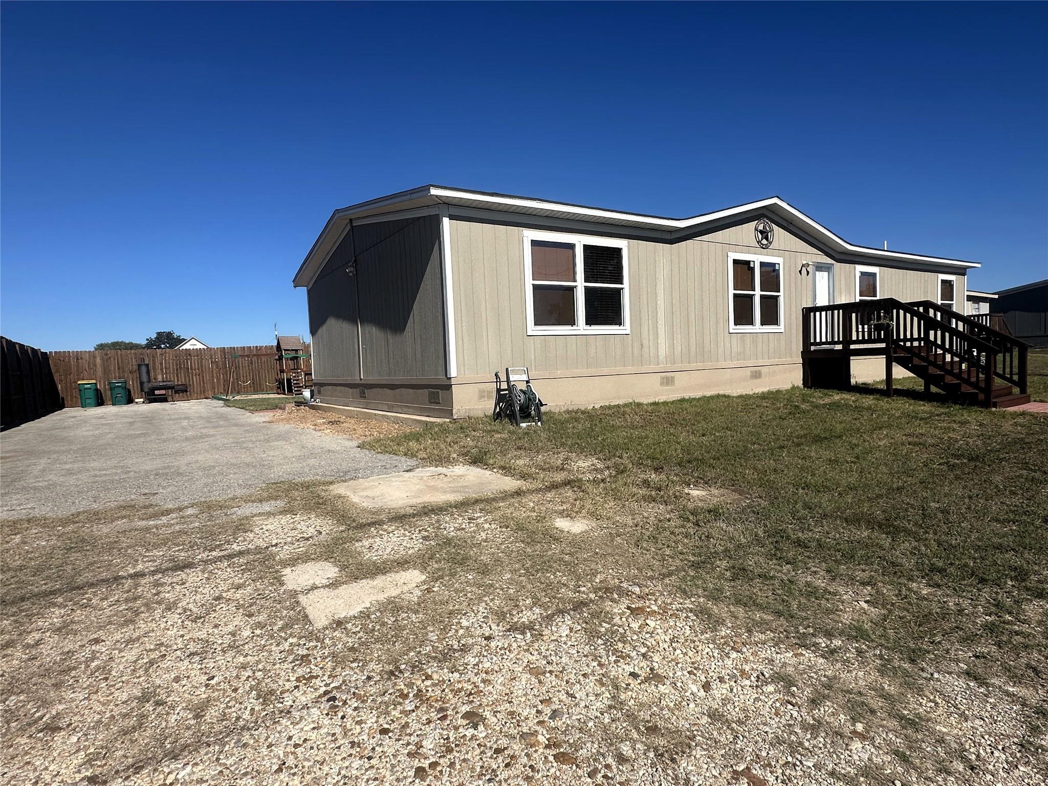 717 East LaFayette St, La Grange, TX 78945