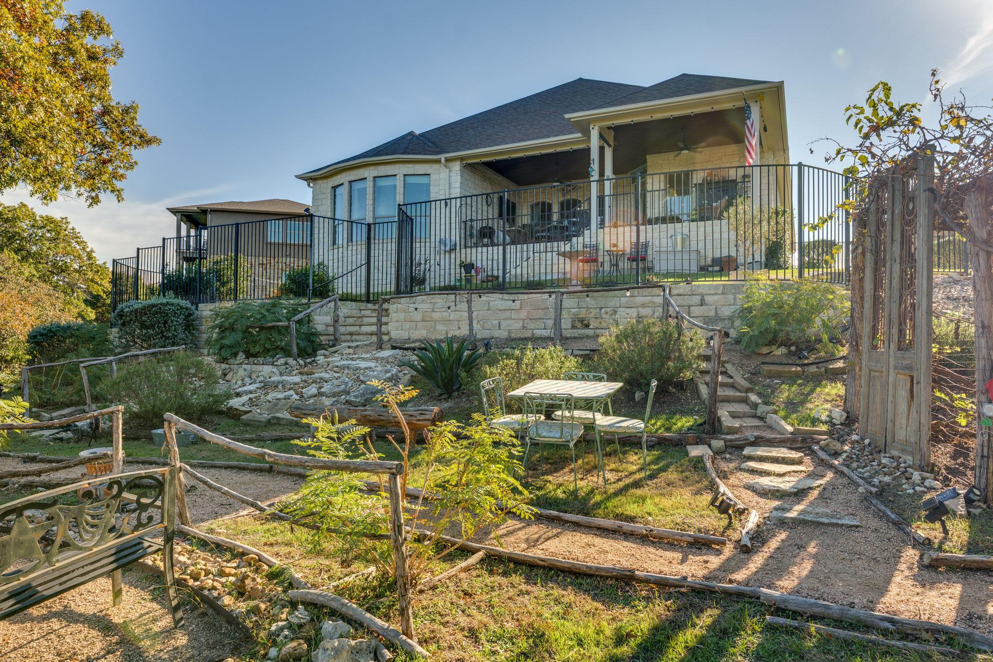 306 Tavish Trl, Austin, TX 78738