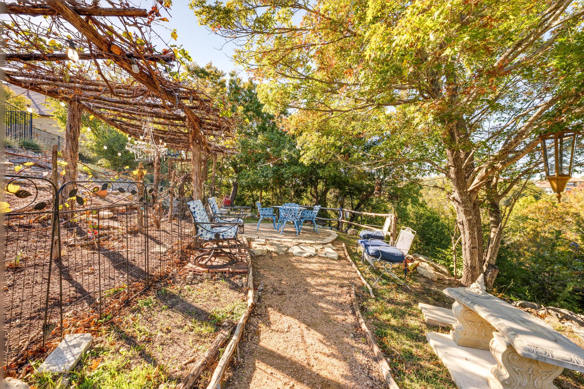 306 Tavish Trl, Austin, TX 78738