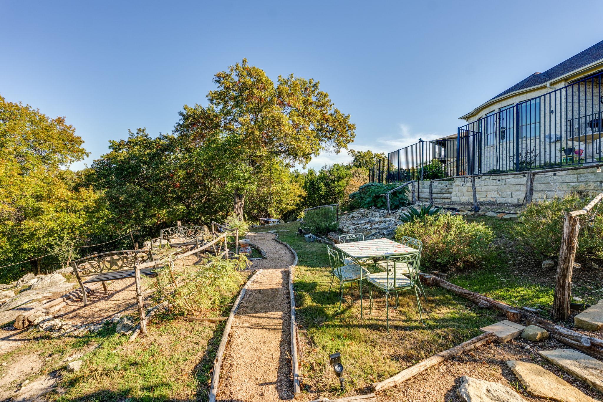 306 Tavish Trl, Austin, TX 78738