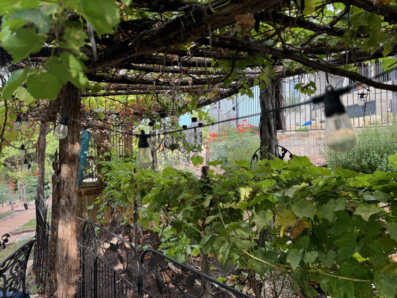 306 Tavish Trl, Austin, TX 78738