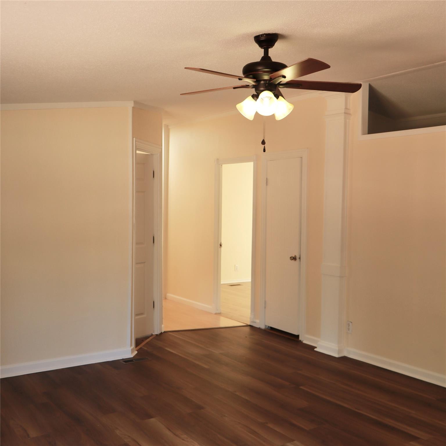 282 Texas Oak Dr, Cedar Creek, TX 78612