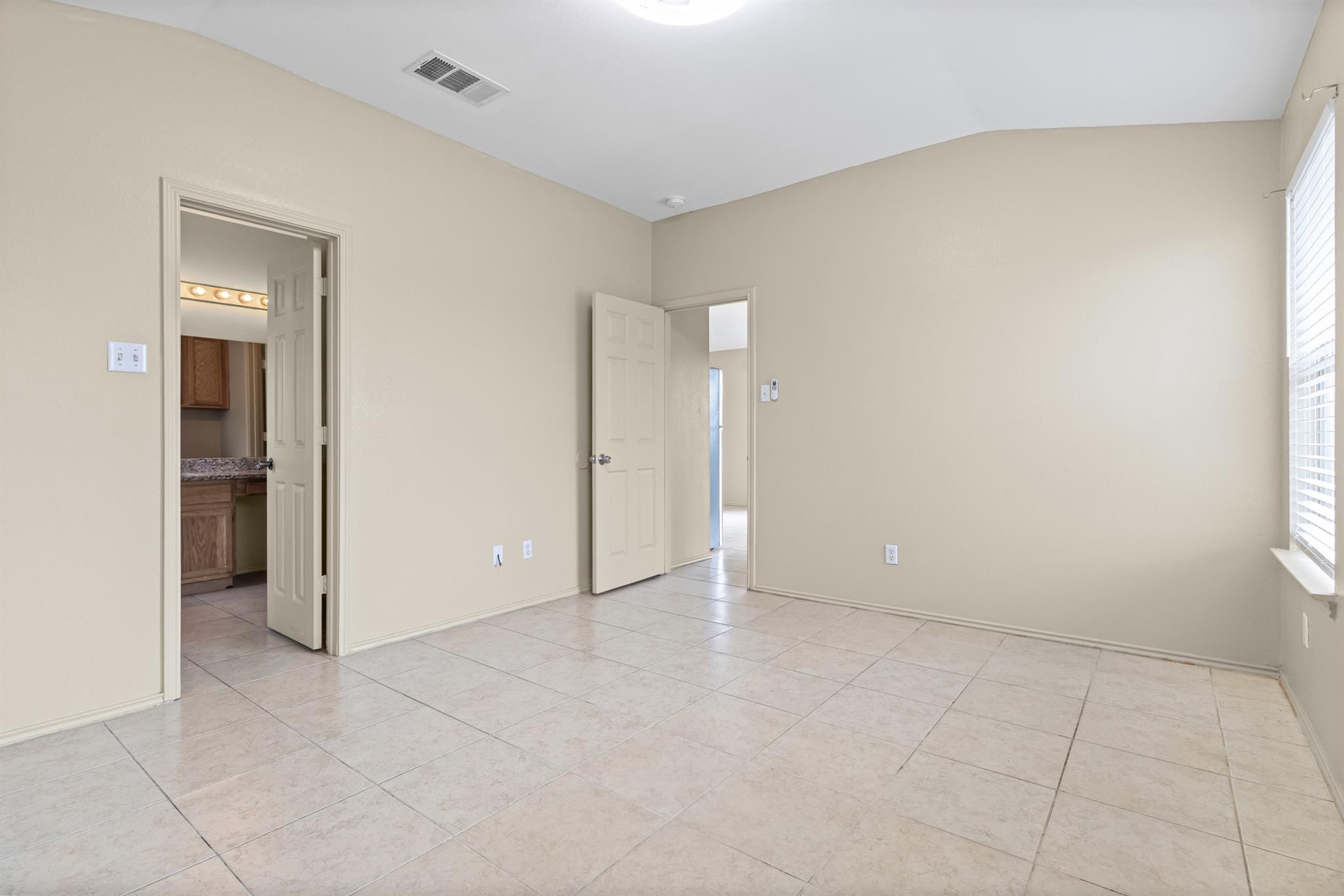 317 Tudor House Rd, Pflugerville, TX 78660