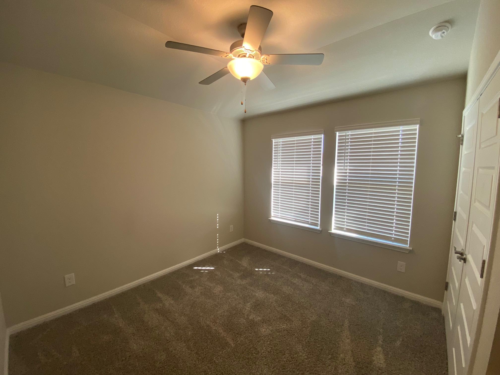 10301 Mager Ln, Hutto, TX 78634