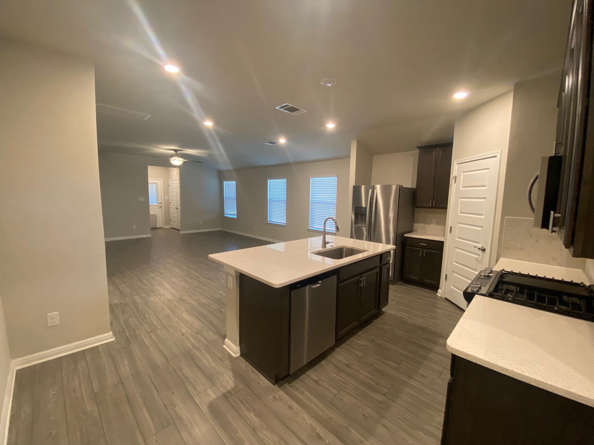 10301 Mager Ln, Hutto, TX 78634