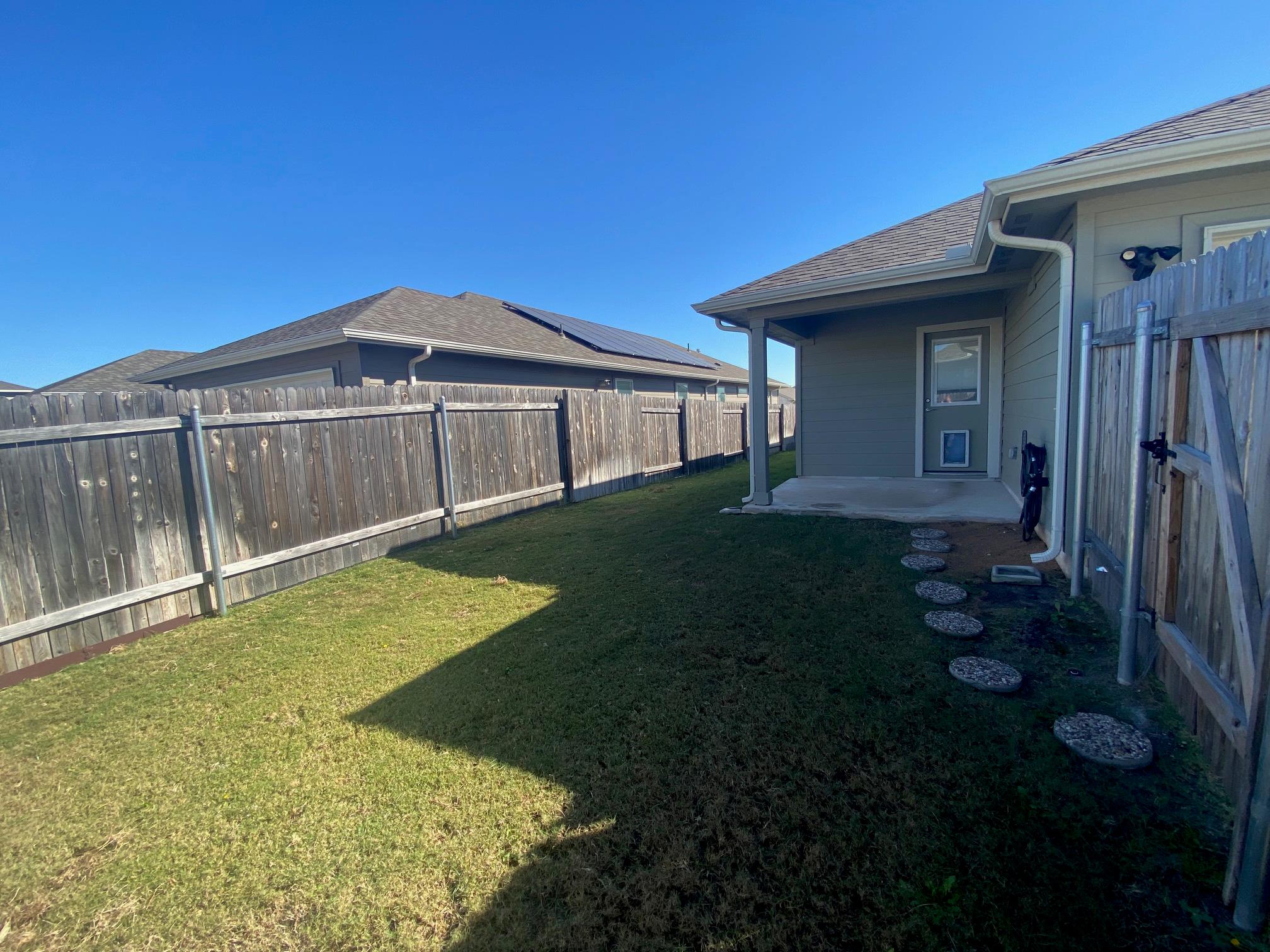 10301 Mager Ln, Hutto, TX 78634