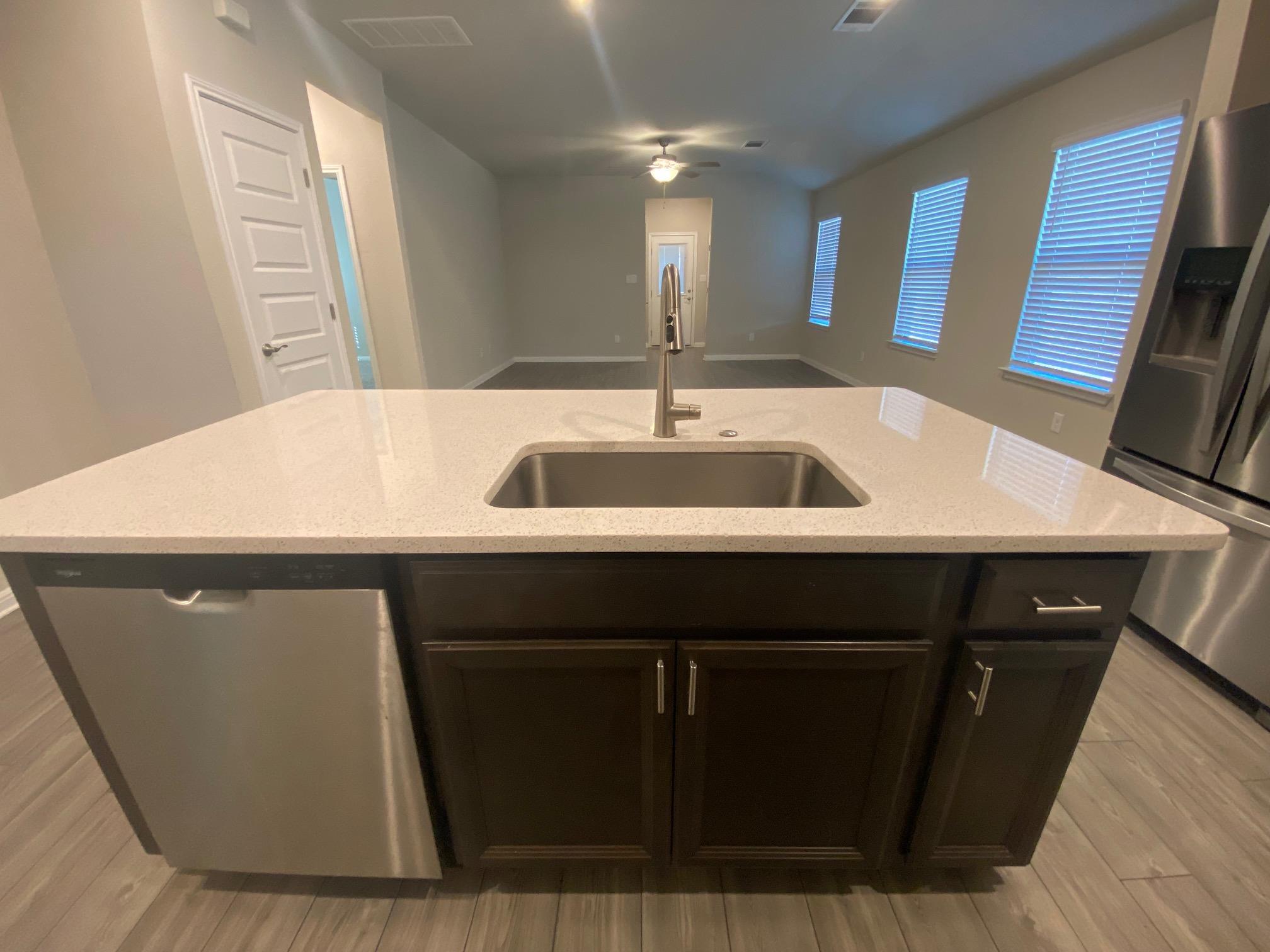 10301 Mager Ln, Hutto, TX 78634