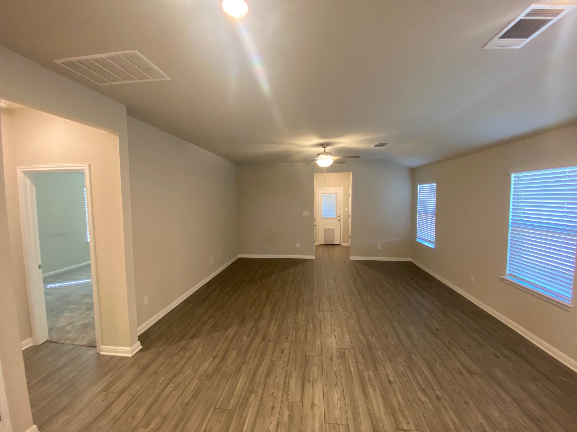 10301 Mager Ln, Hutto, TX 78634