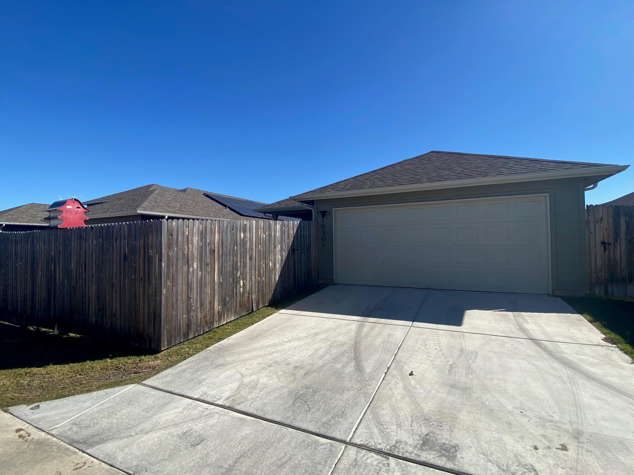 10301 Mager Ln, Hutto, TX 78634