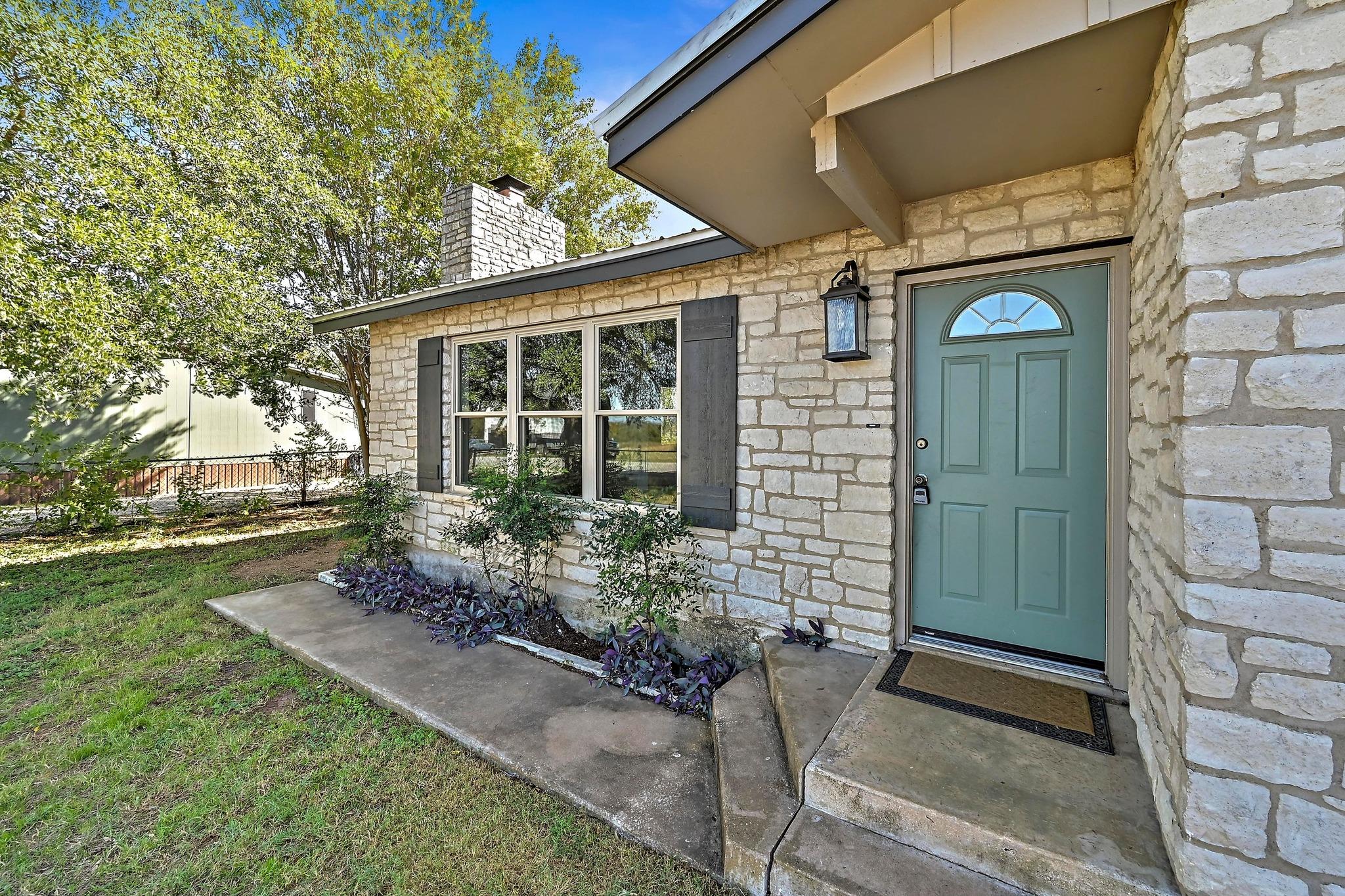 551 N Grange St, Bertram, TX 78605