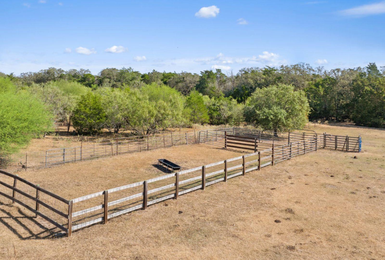 340 Mark Young Rd, Smithville, TX 78957