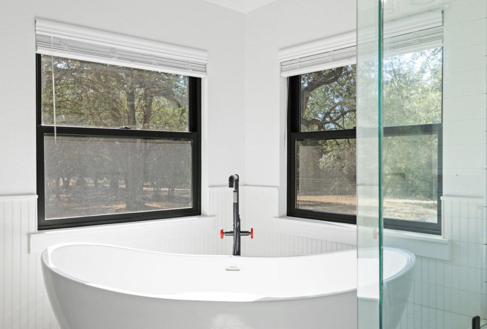 340 Mark Young Rd, Smithville, TX 78957