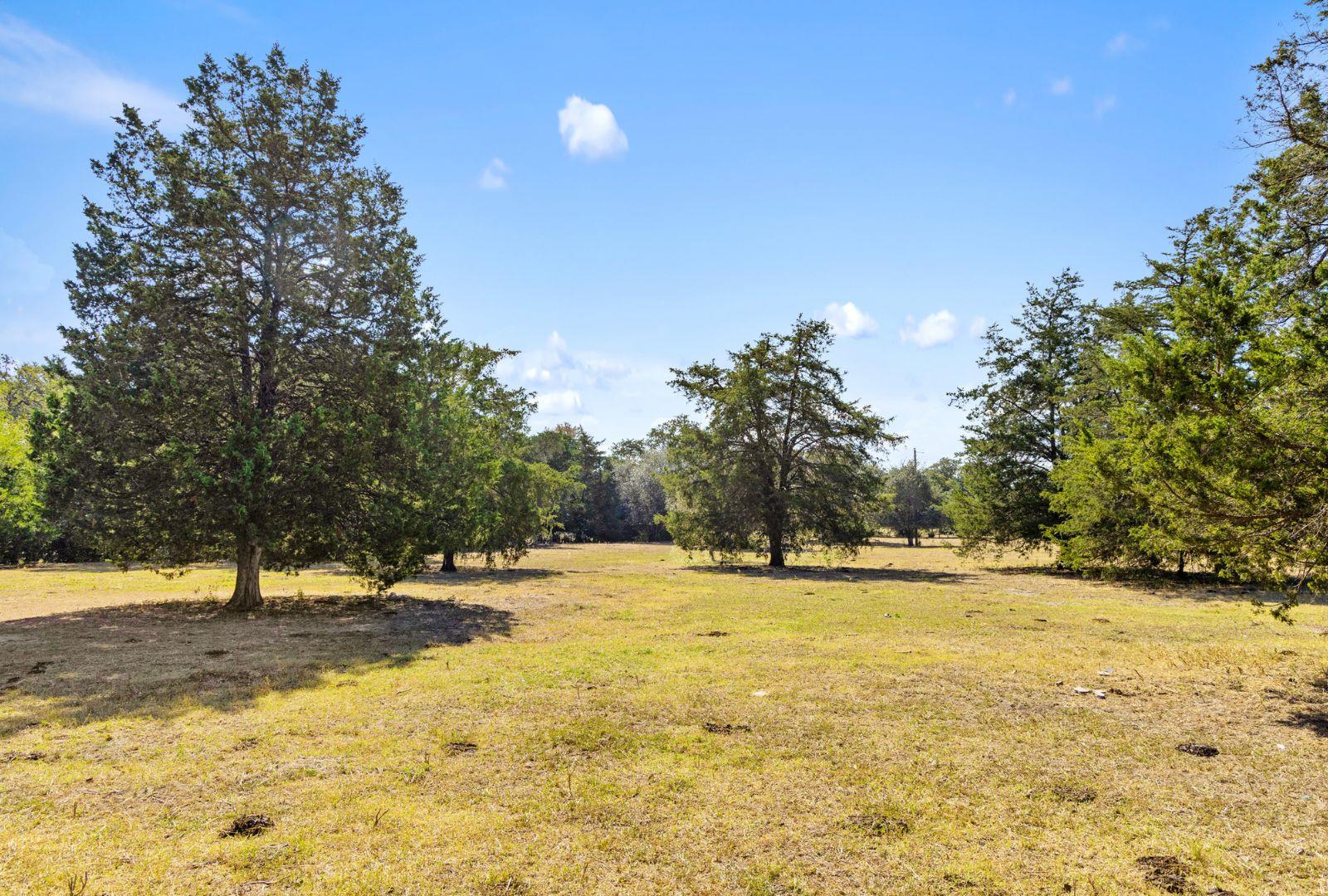 340 Mark Young Rd, Smithville, TX 78957