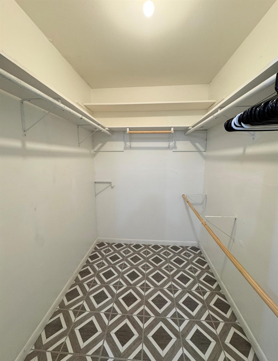 1225 Lake Terrace Dr, Elgin, TX 78621