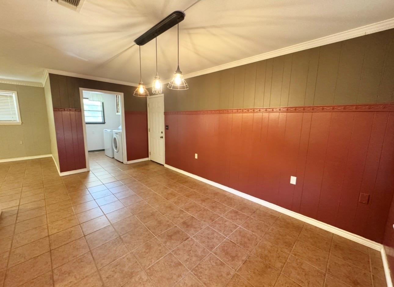 1225 Lake Terrace Dr, Elgin, TX 78621