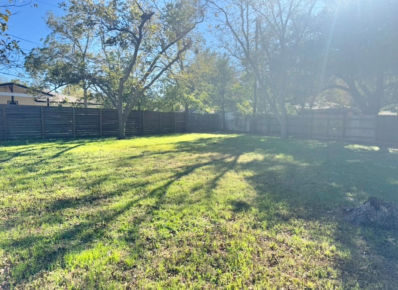 1225 Lake Terrace Dr, Elgin, TX 78621