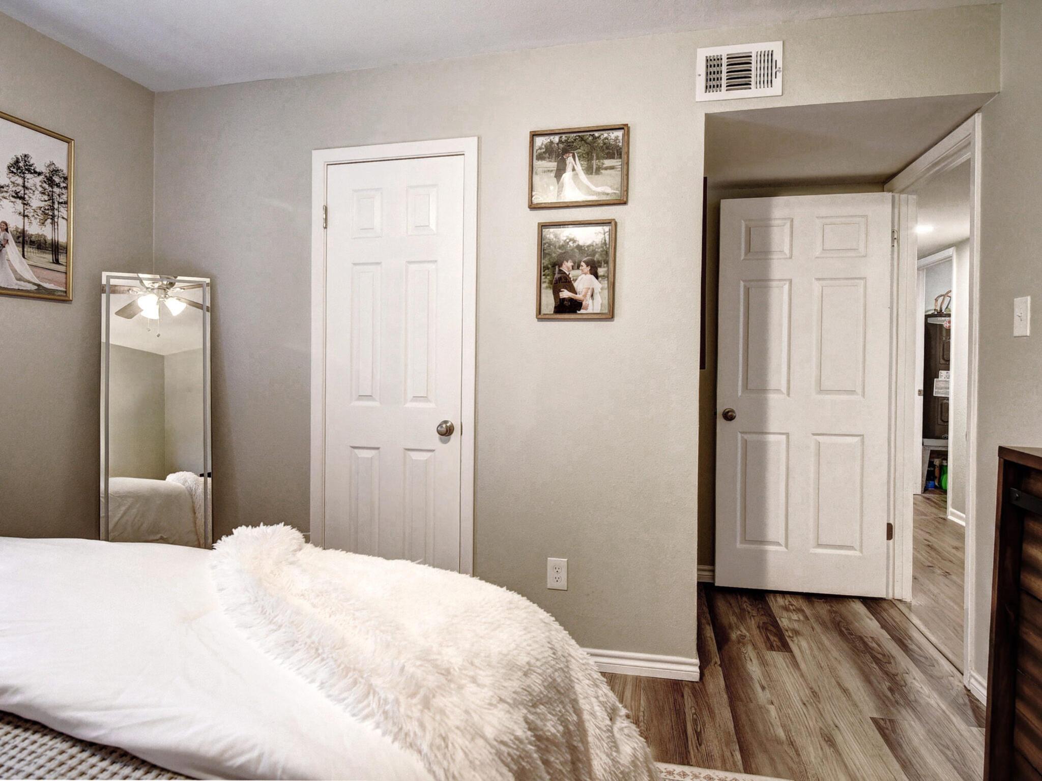 504 Hickory St, Smithville, TX 78957