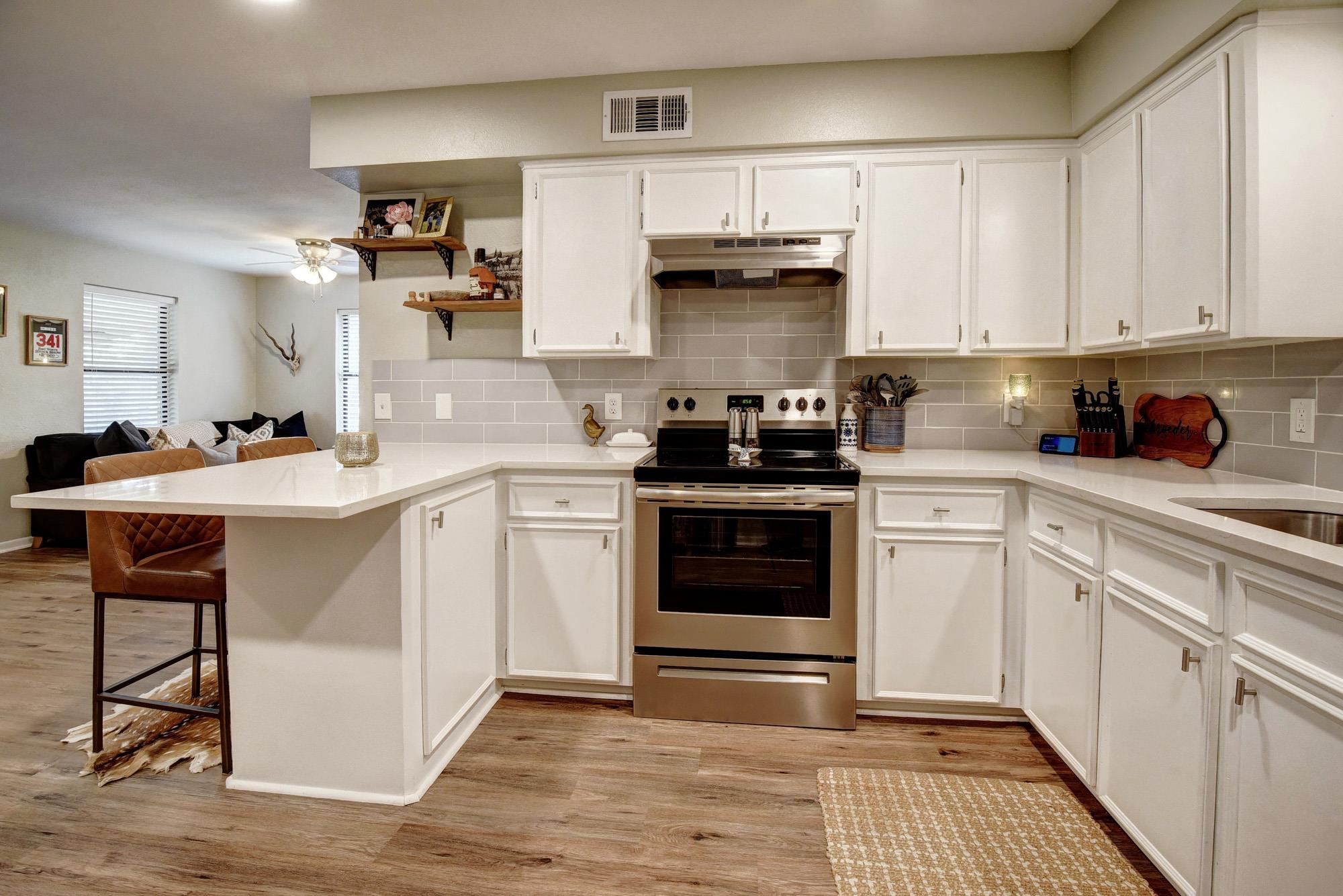 504 Hickory St, Smithville, TX 78957