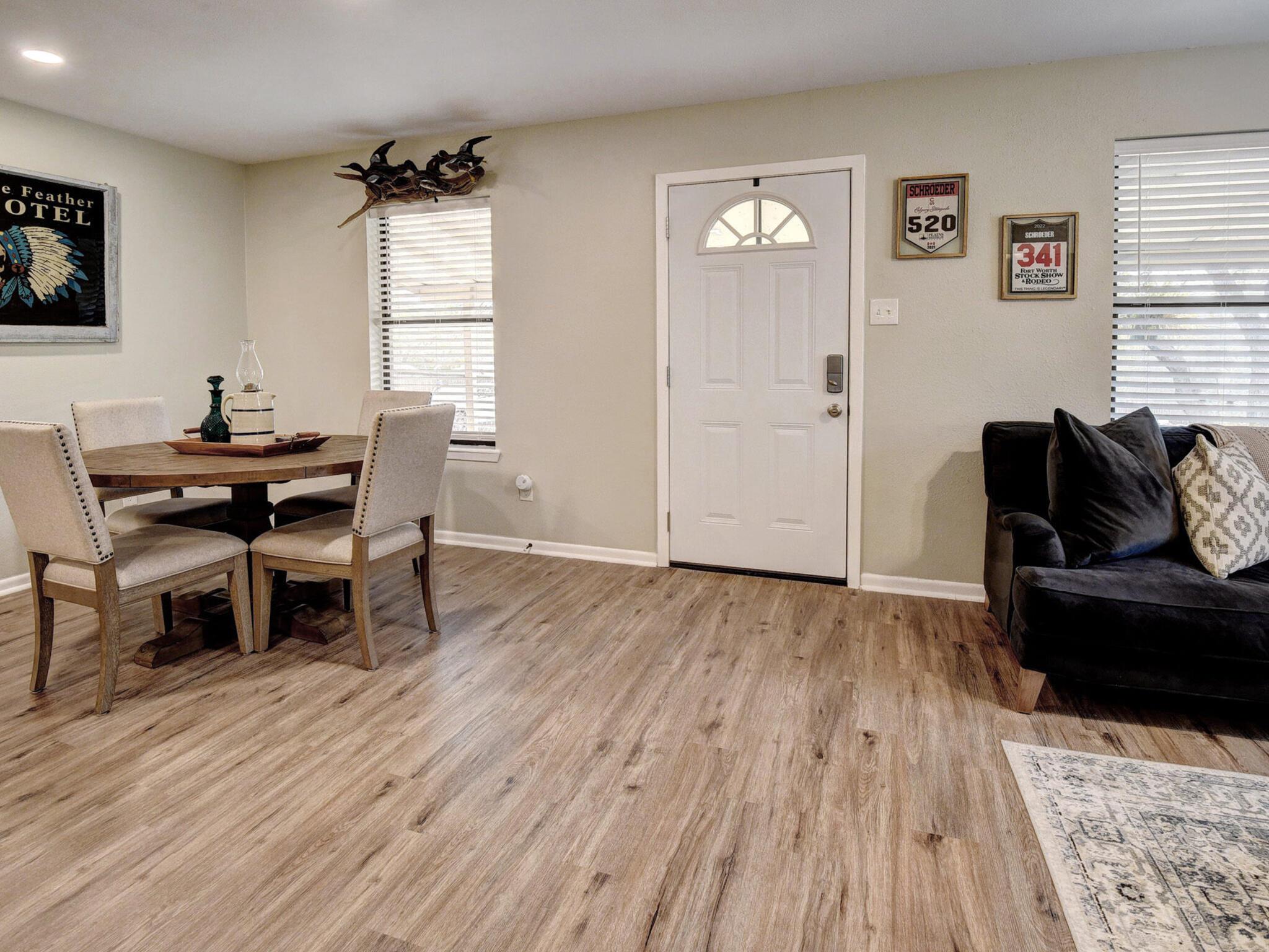 504 Hickory St, Smithville, TX 78957