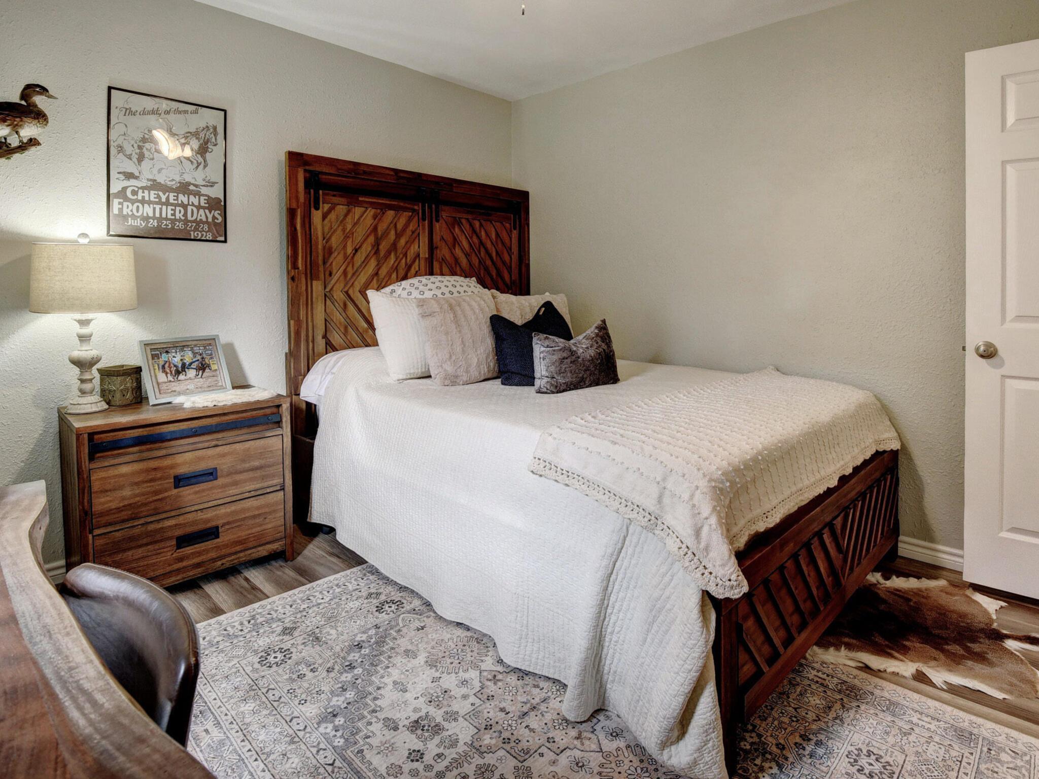 504 Hickory St, Smithville, TX 78957