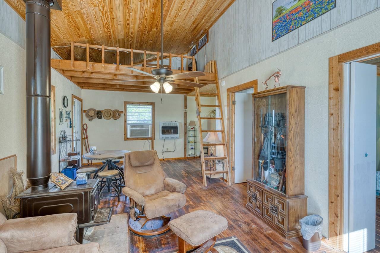 509 Pinon Loop, Camp Wood, TX 78833