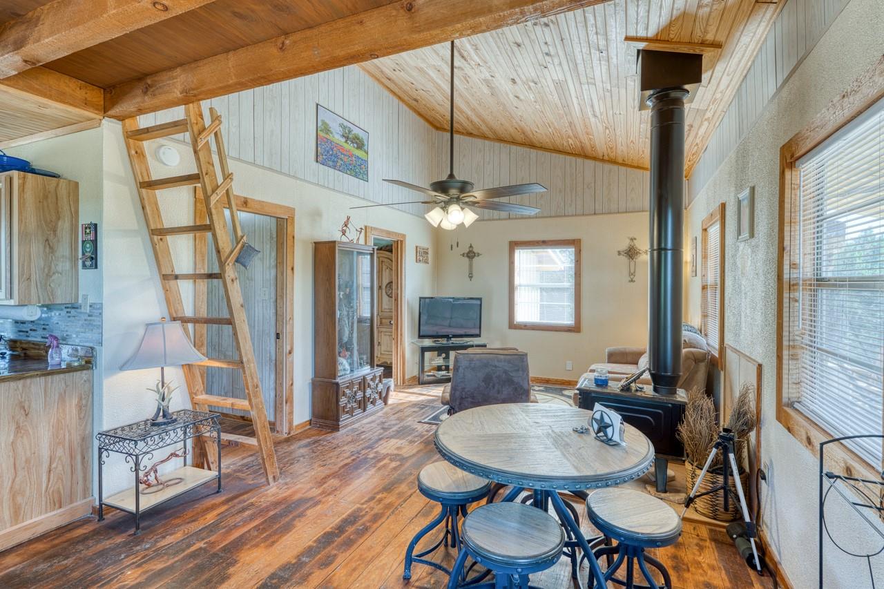 509 Pinon Loop, Camp Wood, TX 78833