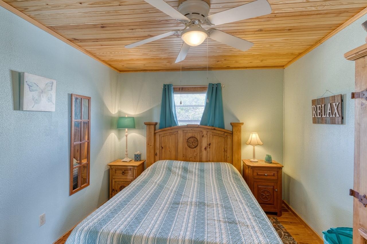 509 Pinon Loop, Camp Wood, TX 78833