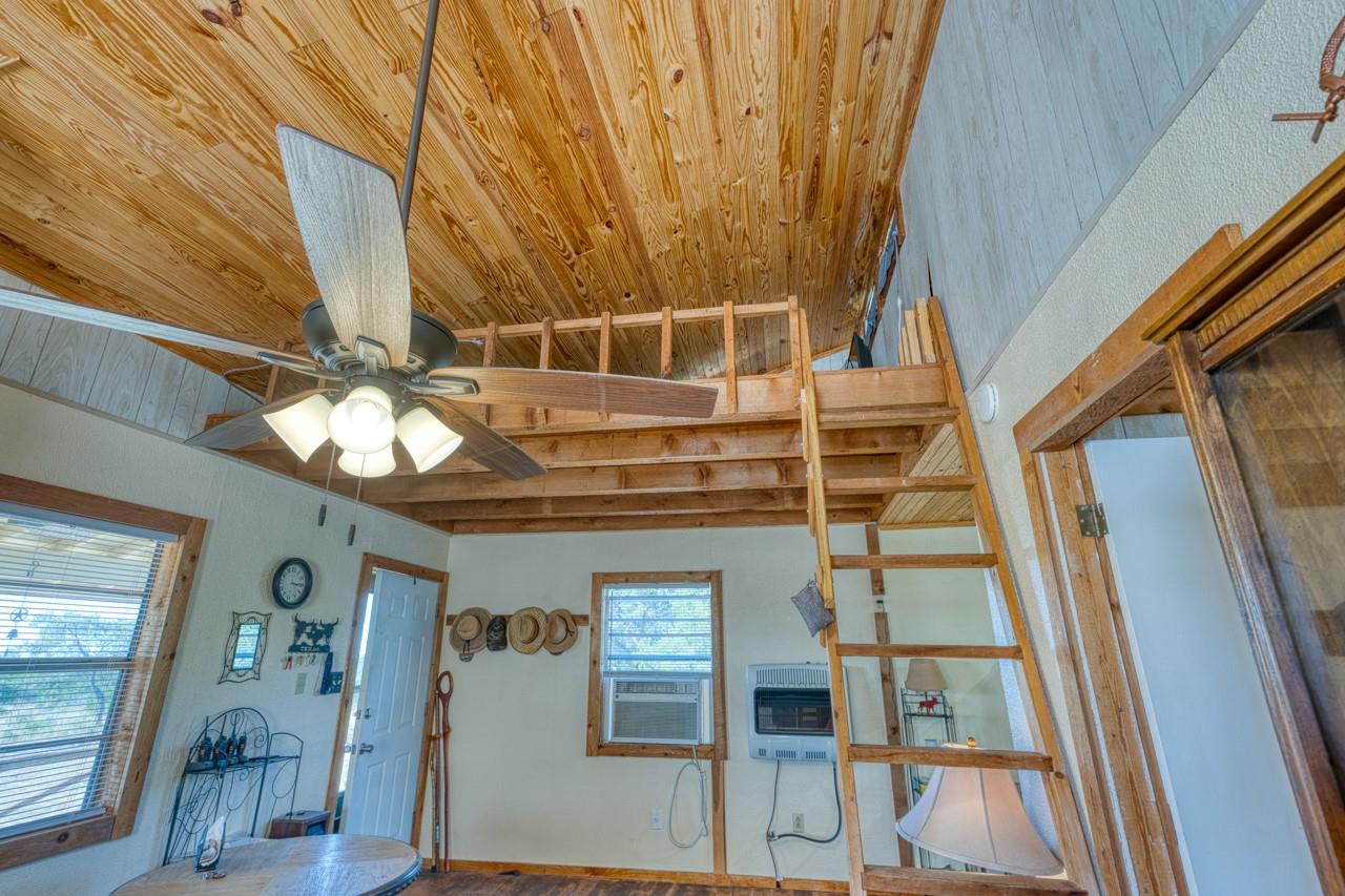 509 Pinon Loop, Camp Wood, TX 78833