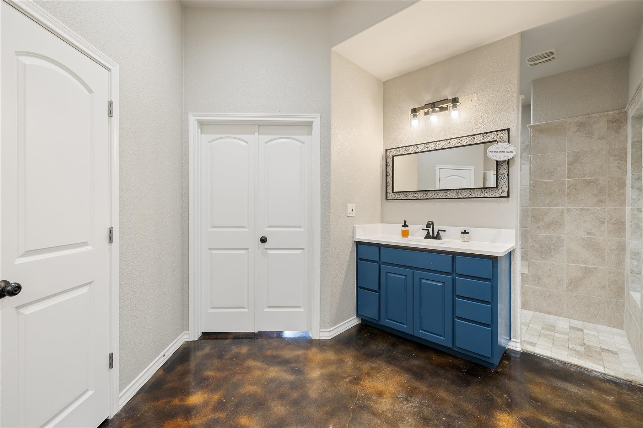 195 Freedom Dr, Georgetown, TX 78626