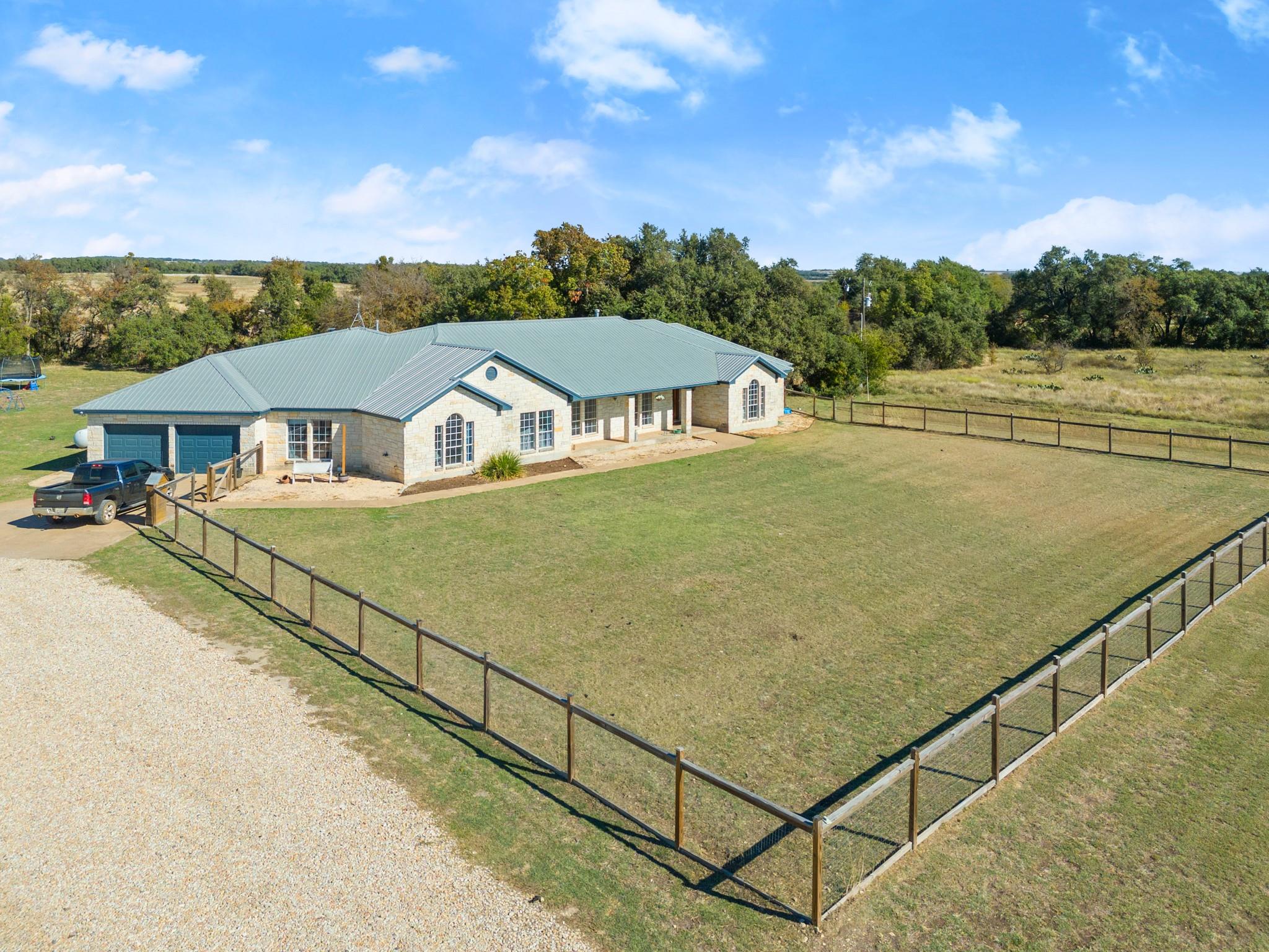 195 Freedom Dr, Georgetown, TX 78626