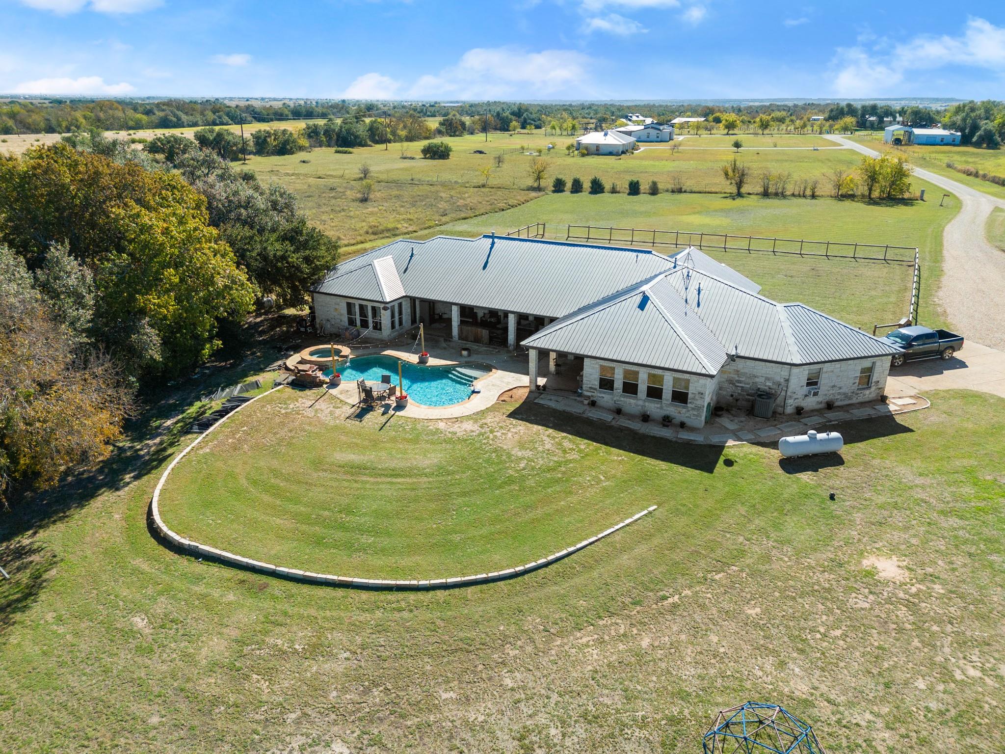 195 Freedom Dr, Georgetown, TX 78626