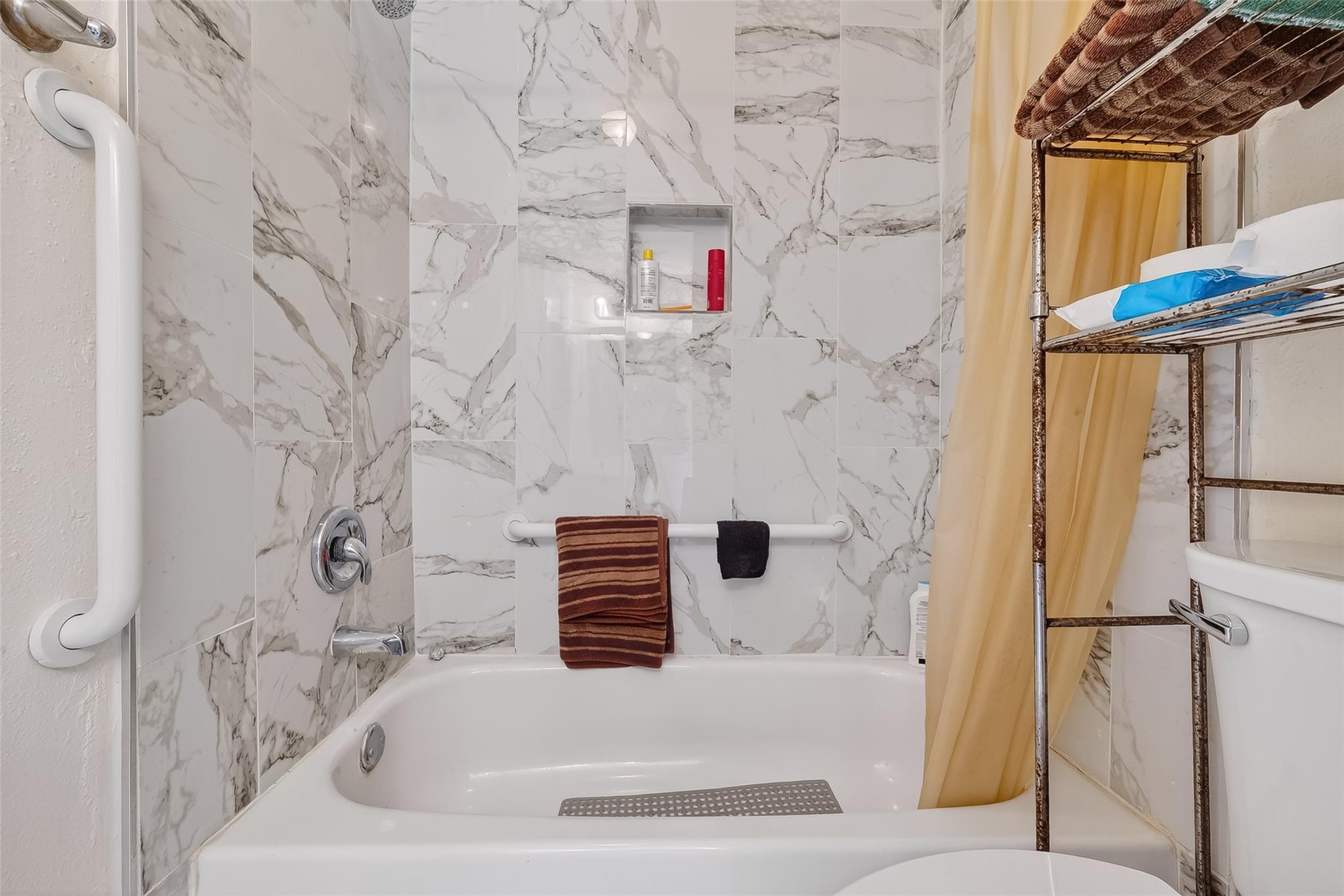 14003 Valley Grove Dr, Houston, TX 77066