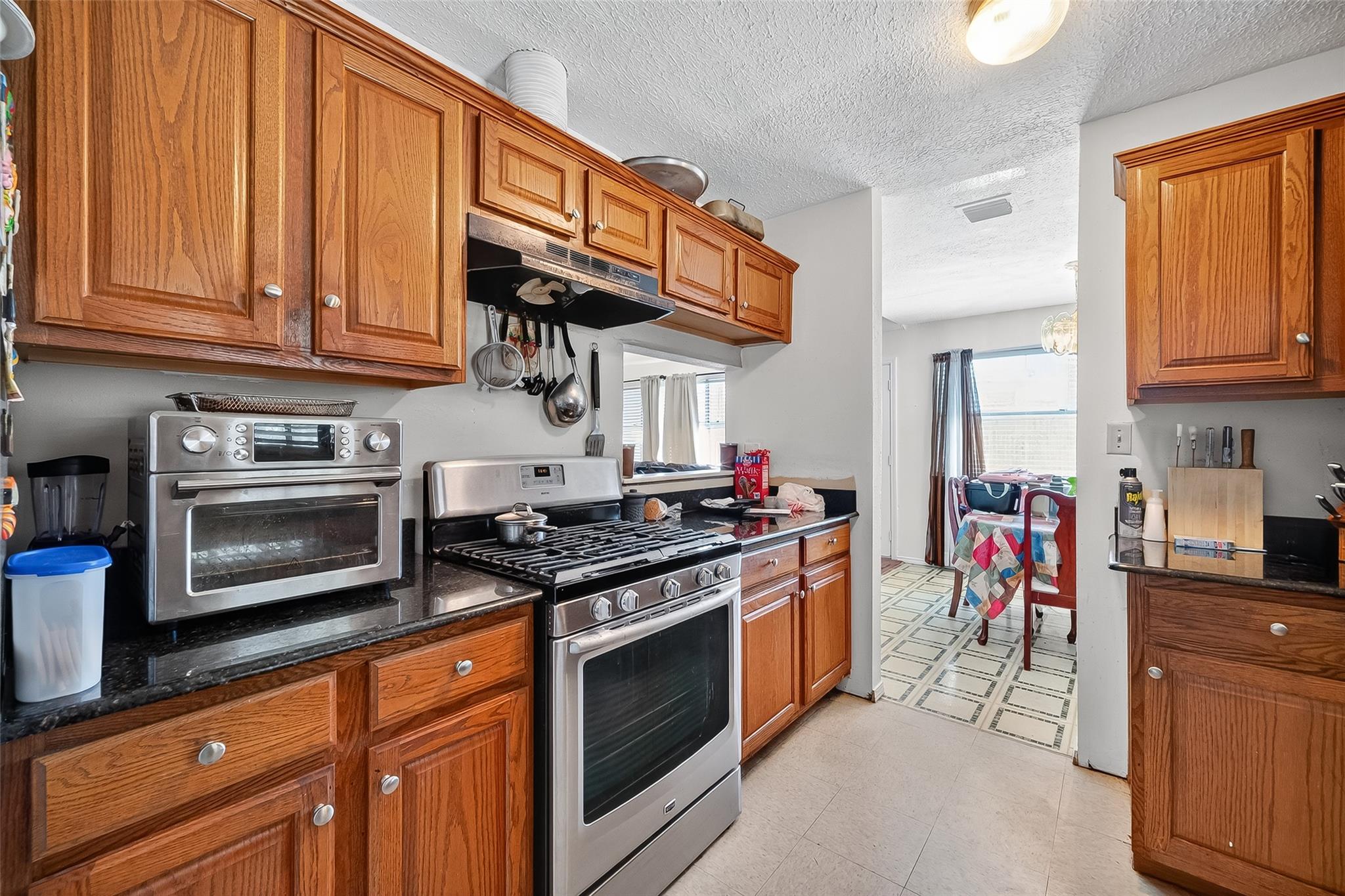 14003 Valley Grove Dr, Houston, TX 77066