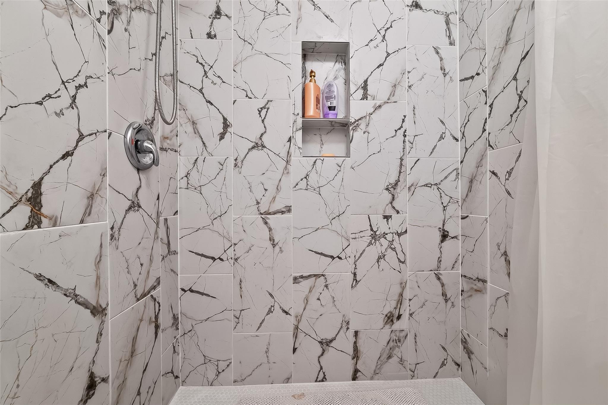 14003 Valley Grove Dr, Houston, TX 77066