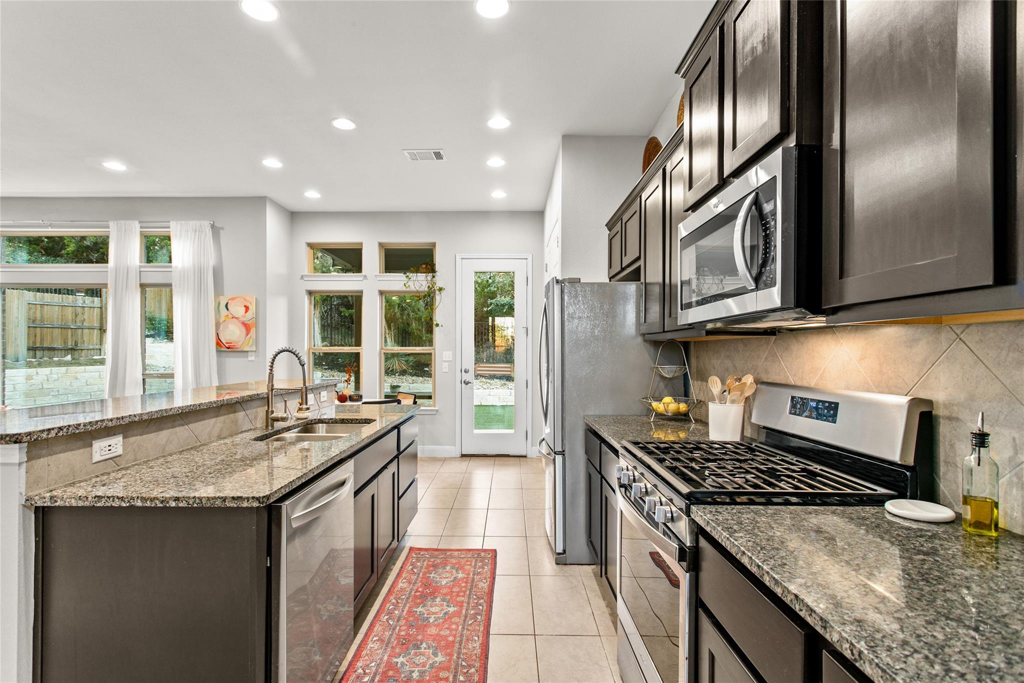 519 Drury Ln, Austin, TX 78737