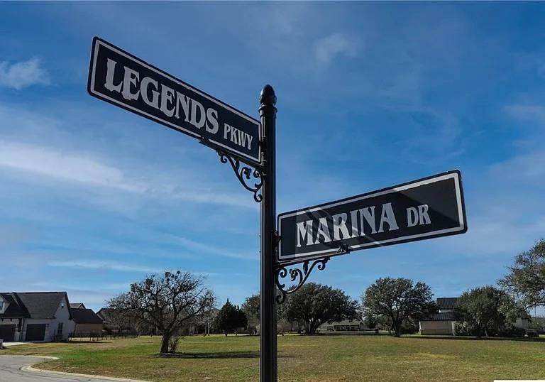 5001 Marina Dr, Kingsland, TX 78639