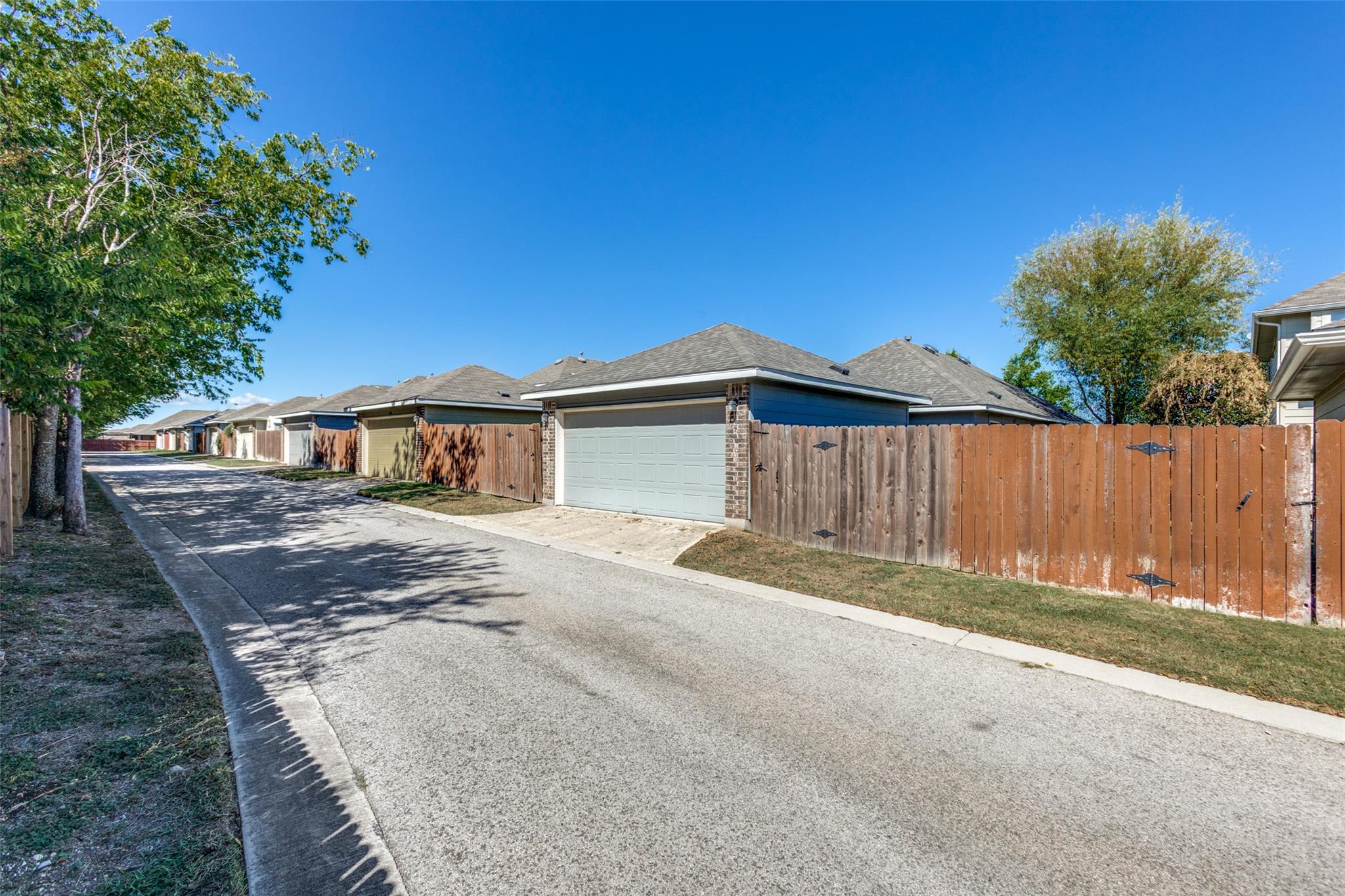 456 S Brook Dr, Leander, TX 78641