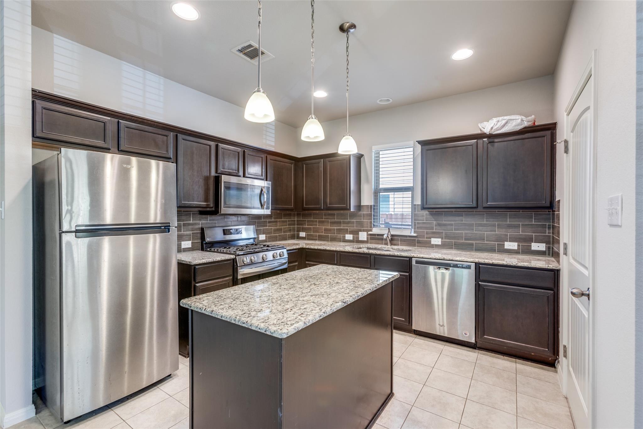 456 S Brook Dr, Leander, TX 78641