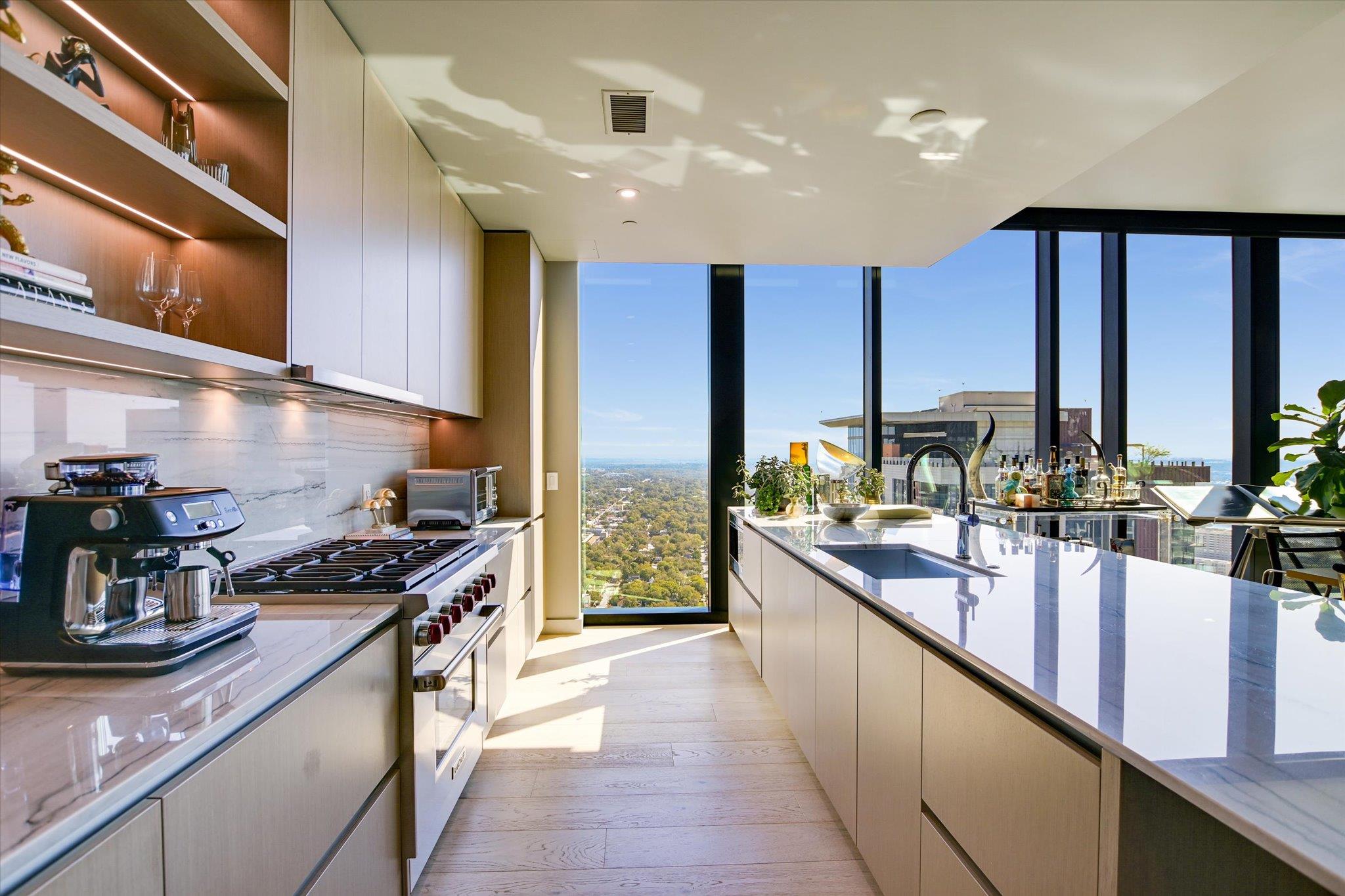 610 Davis St # 3901, Austin, TX 78701