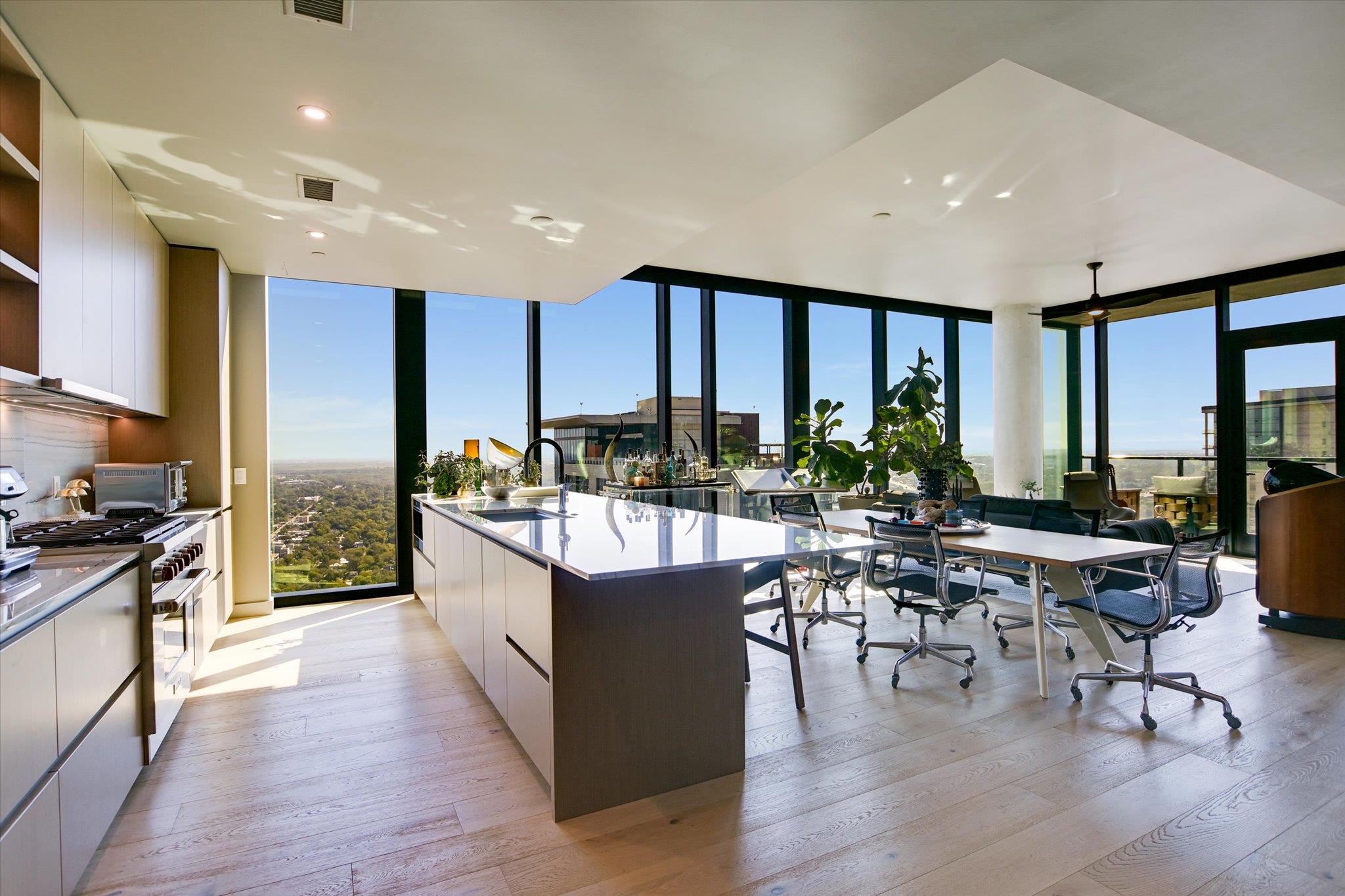 610 Davis St # 3901, Austin, TX 78701