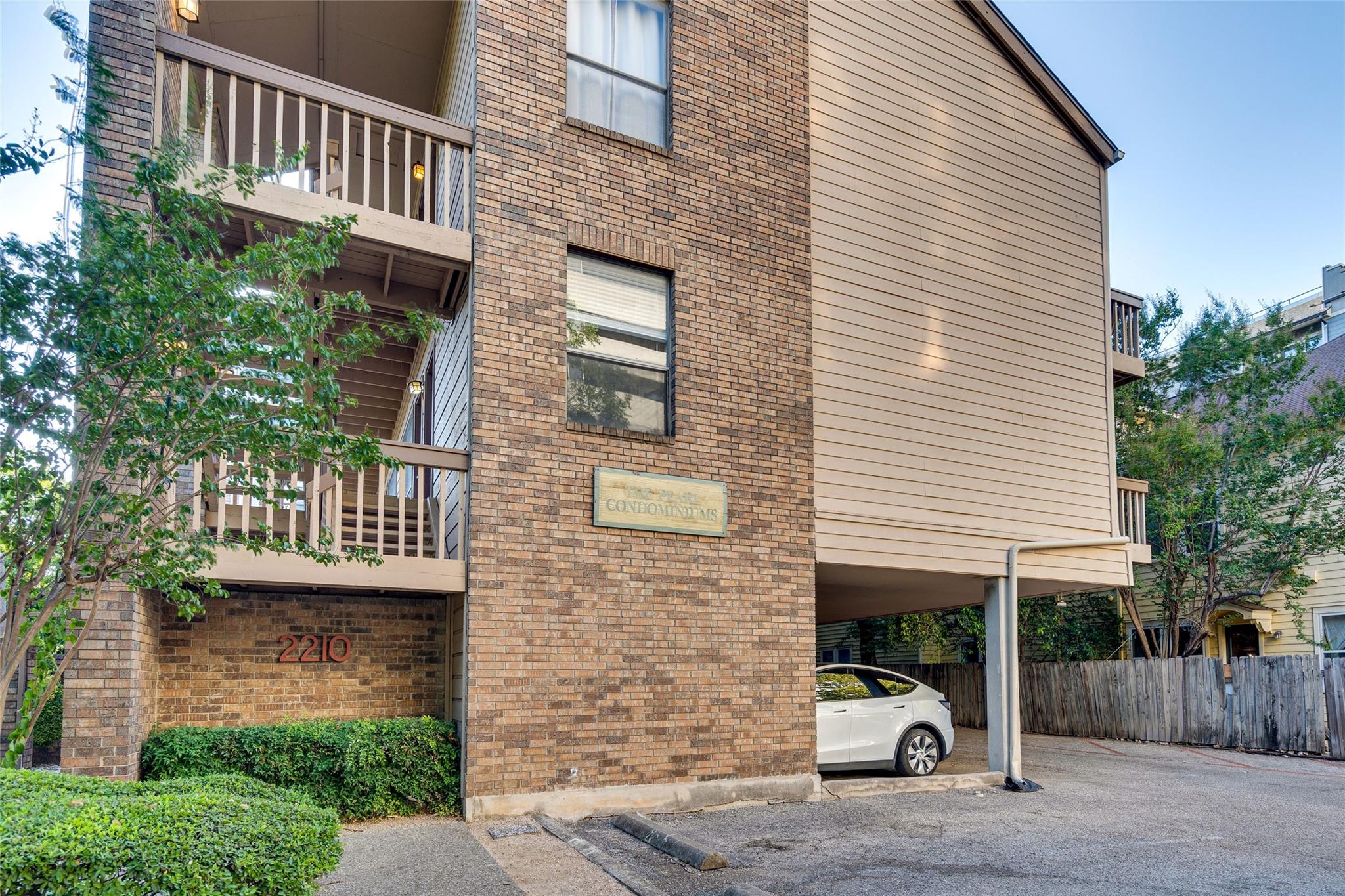 2210 Pearl St # 203, Austin, TX 78705